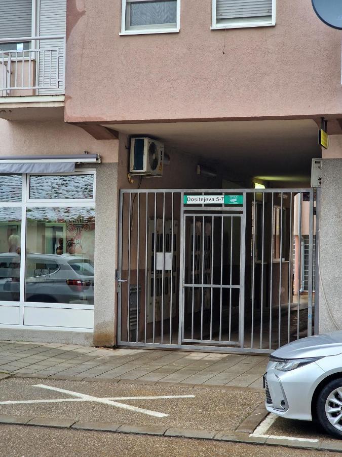 Quiet Center Daire Sremska Mitrovica Dış mekan fotoğraf